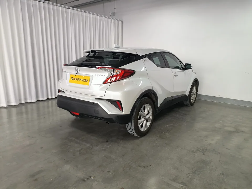 Toyota C-HR Hybrid 2.0L Yixiang Edition 2022 — миниатюра 2