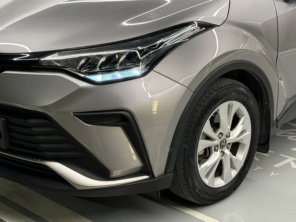 Toyota C-HR Hybrid 2.0L Yidong Edition 2022 — миниатюра 3
