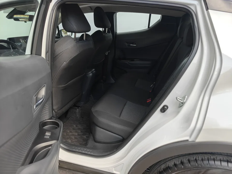 Toyota C-HR Hybrid 2.0L Yixiang CARE Edition 2023 — миниатюра 5