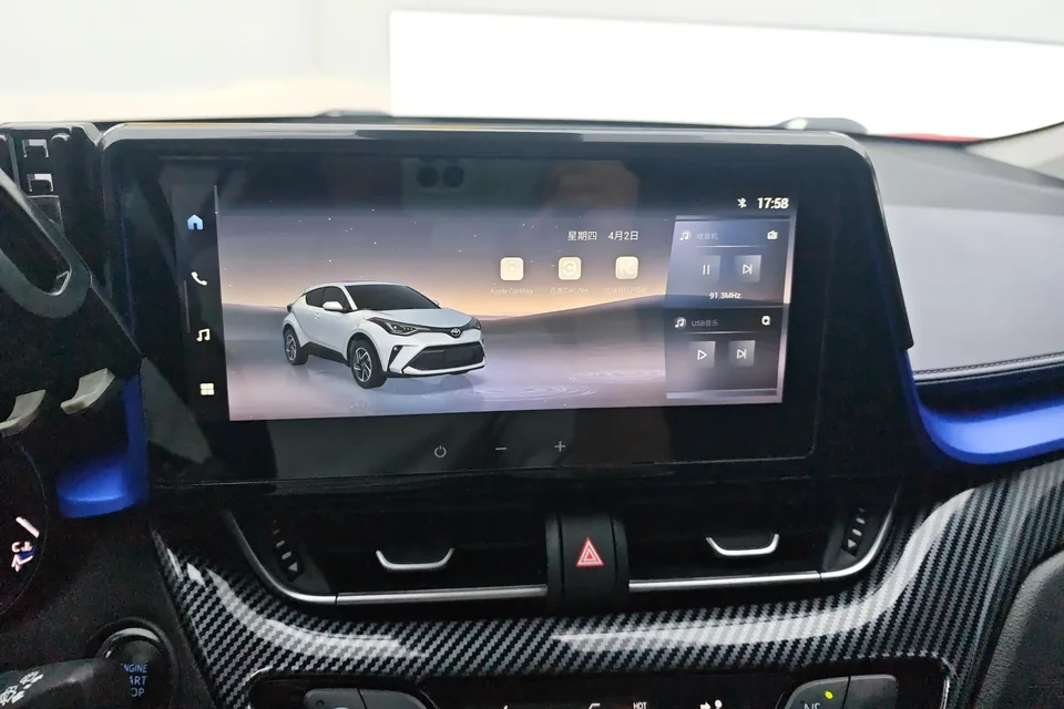 Toyota C-HR 2.0L Luxury Edition 2024 — миниатюра 3