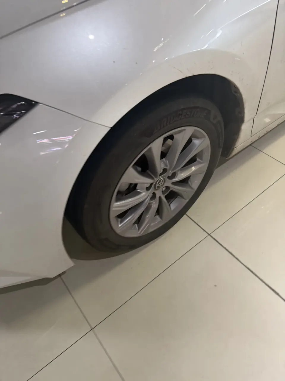 Toyota Avalon Intelligent Electric Hybrid 2.0L E-CVT Premium Edition 2024 — миниатюра 2