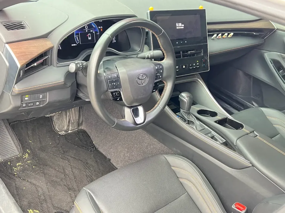 Toyota Avalon Intelligent Electric Hybrid 2.0L E-CVT Premium Edition 2024 — миниатюра 5