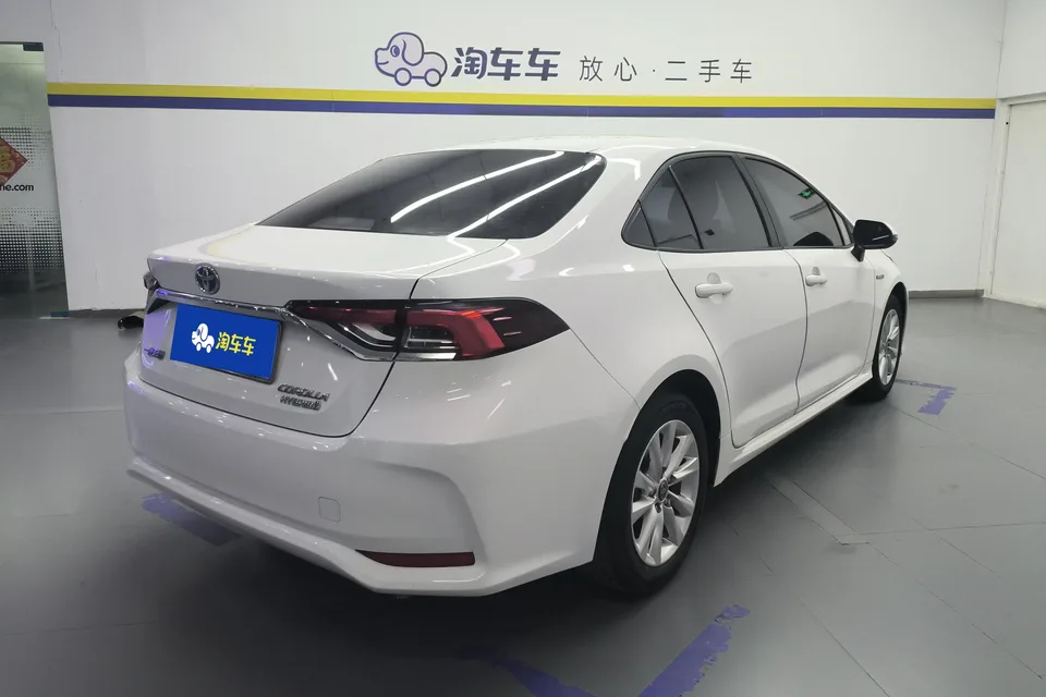 Toyota Corolla Intelligent Electric Hybrid Dual Engine 1.8L E-CVT Elite Edition 2024 — миниатюра 2
