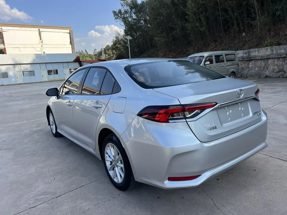 Toyota Corolla 1.2T S-CVT Elite SPORT Edition 2023 — миниатюра 4