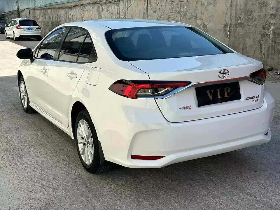Toyota Corolla 1.2T S-CVT Elite PLUS Edition 2022 — миниатюра 4