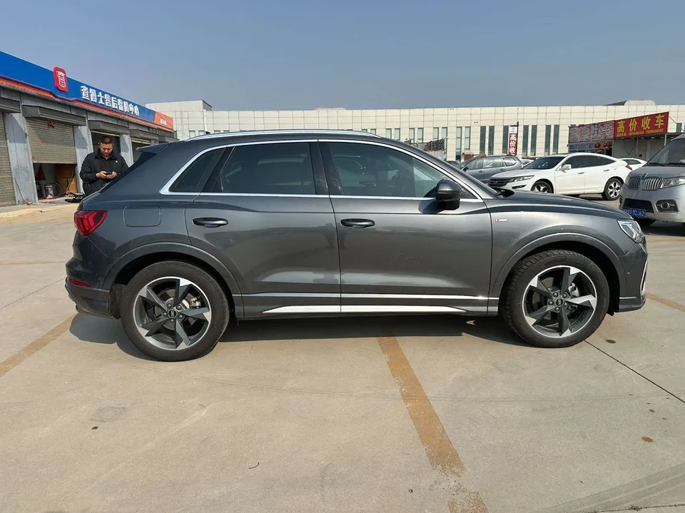 Audi Q3 Audi Q3 2022 35 TFSI Fashionable and Dynamic 2022 — миниатюра 2