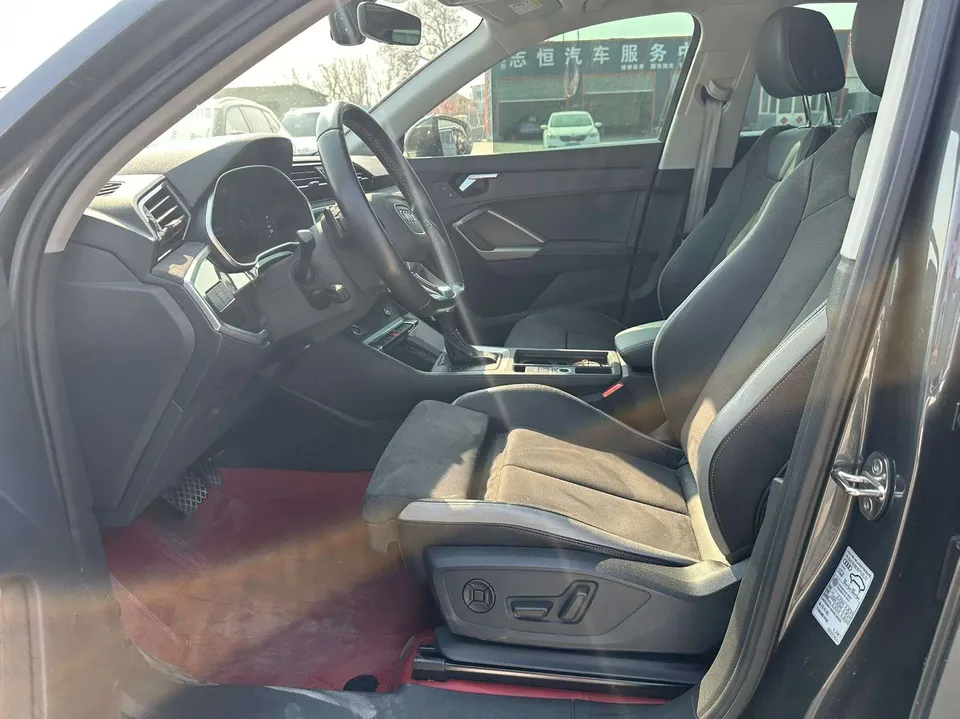 Audi Q3 Audi Q3 2022 35 TFSI Fashionable and Dynamic 2022 — миниатюра 3