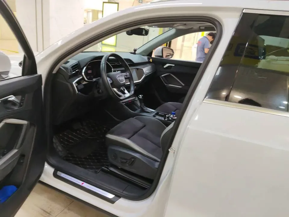 Audi Q3 Audi Q3 2022 35 TFSI Fashionable and Dynamic 2022 — миниатюра 3