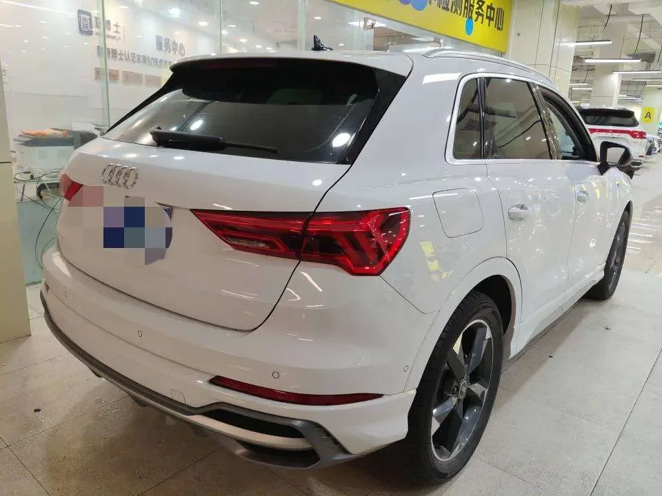 Audi Q3 Audi Q3 2022 35 TFSI Fashionable and Dynamic 2022 — миниатюра 4
