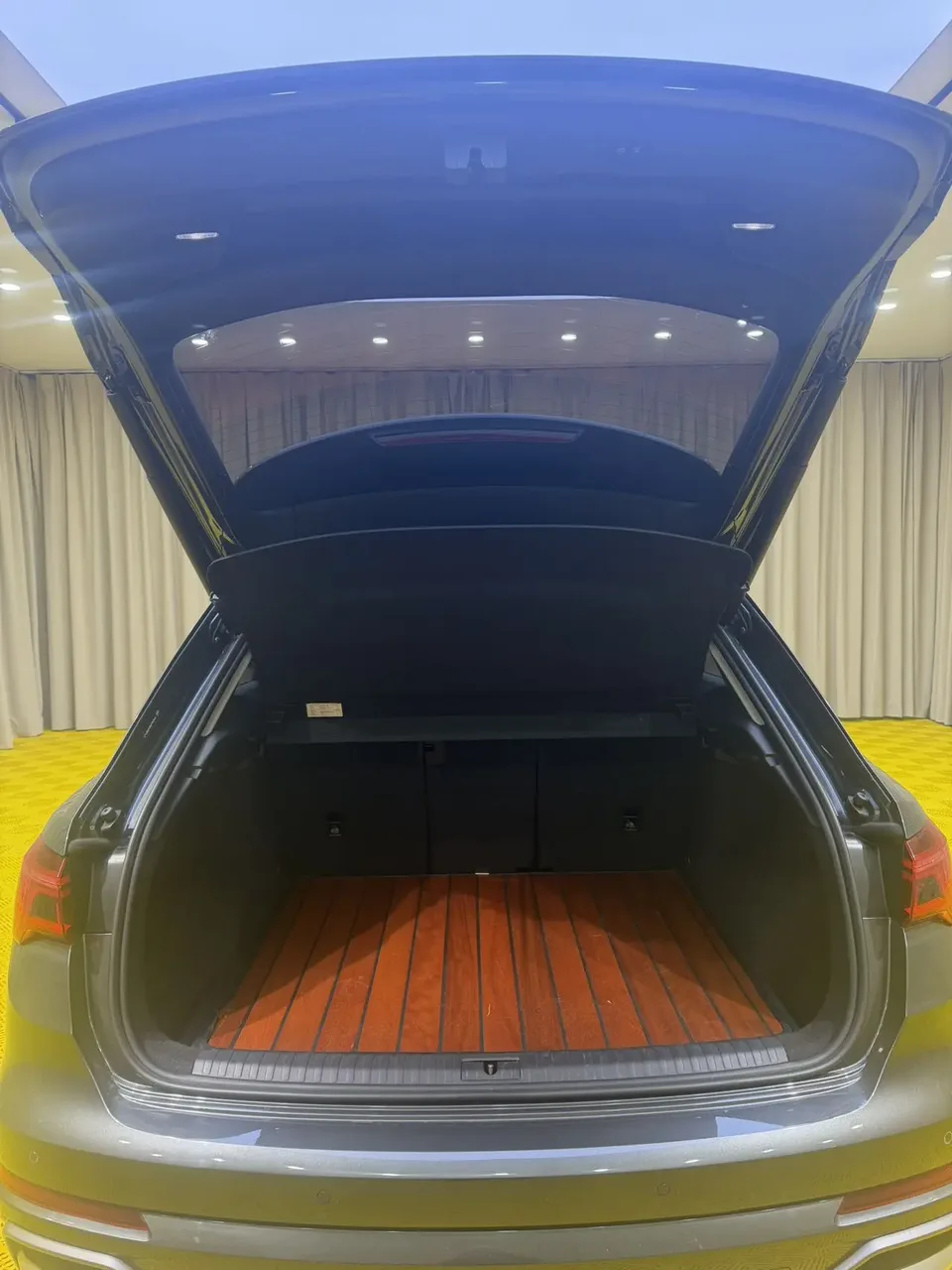 Audi Q3 Audi Q3 2023 35 TFSI Fashionable and Dynamic 2022 — миниатюра 4