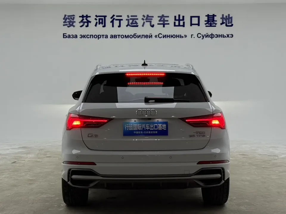 Audi Q3 Audi Q3 2022 35 TFSI aggressive and dynamic model 2022 — миниатюра 2