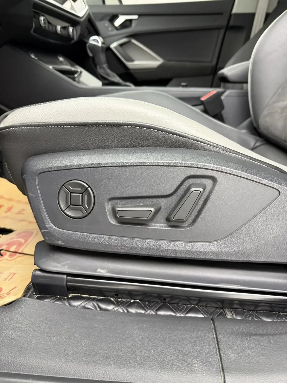 Audi Q3 Audi Q3 2022 35 TFSI aggressive and dynamic model 2022 — миниатюра 5