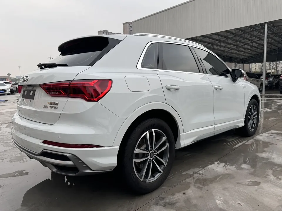Audi Q3 Audi Q3 2022 35 TFSI aggressive and dynamic model 2022 — миниатюра 2