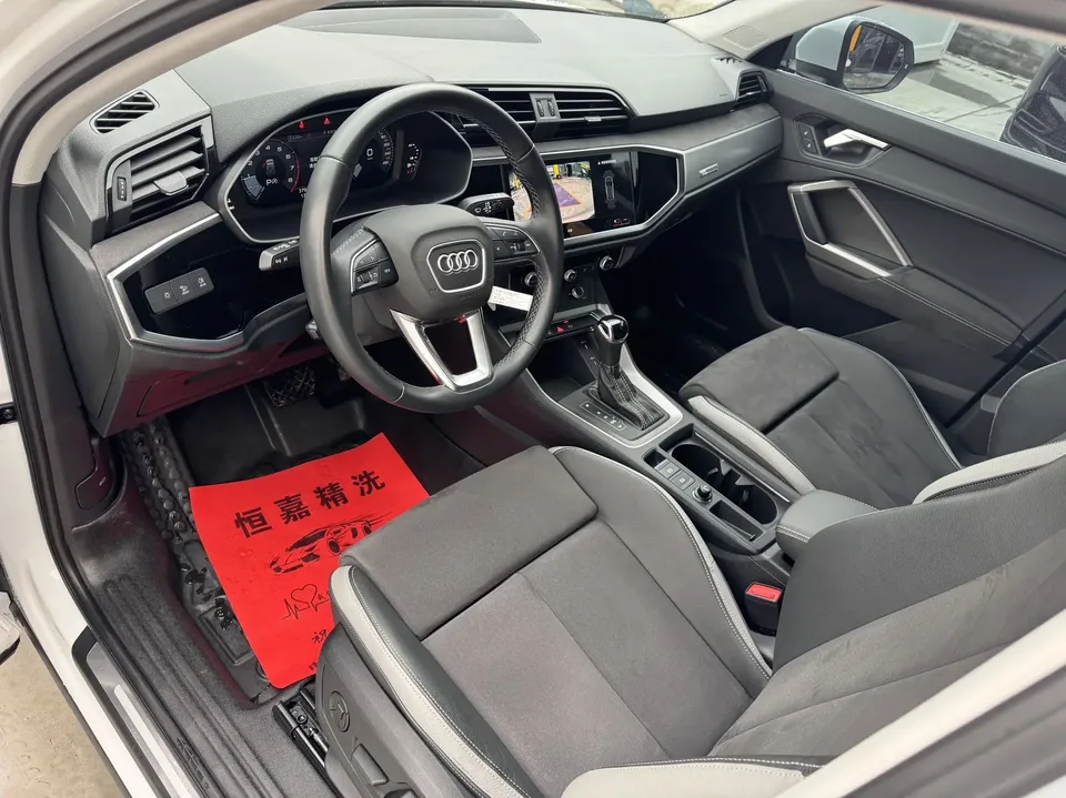 Audi Q3 Audi Q3 2022 35 TFSI aggressive and dynamic model 2022 — миниатюра 4