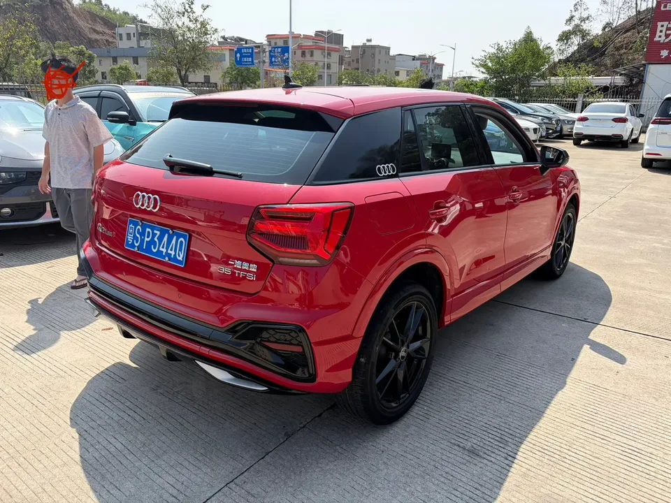 Audi Q2L Audi Q2L 2022 35 TFSI aggressive and dynamic model 2022 — миниатюра 2