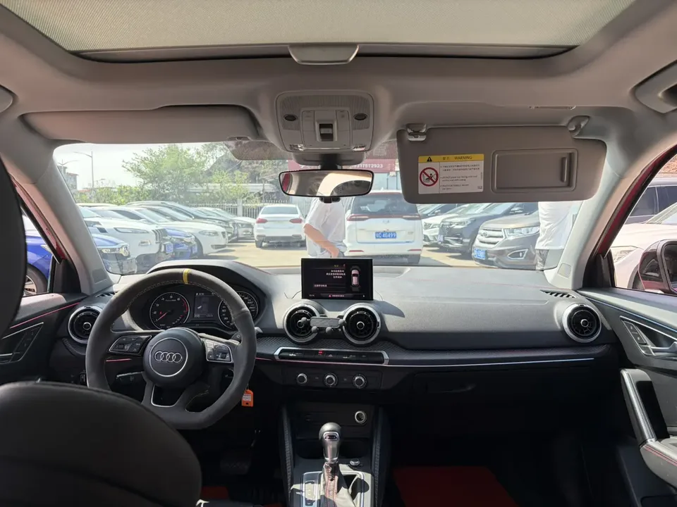 Audi Q2L Audi Q2L 2022 35 TFSI aggressive and dynamic model 2022 — миниатюра 5