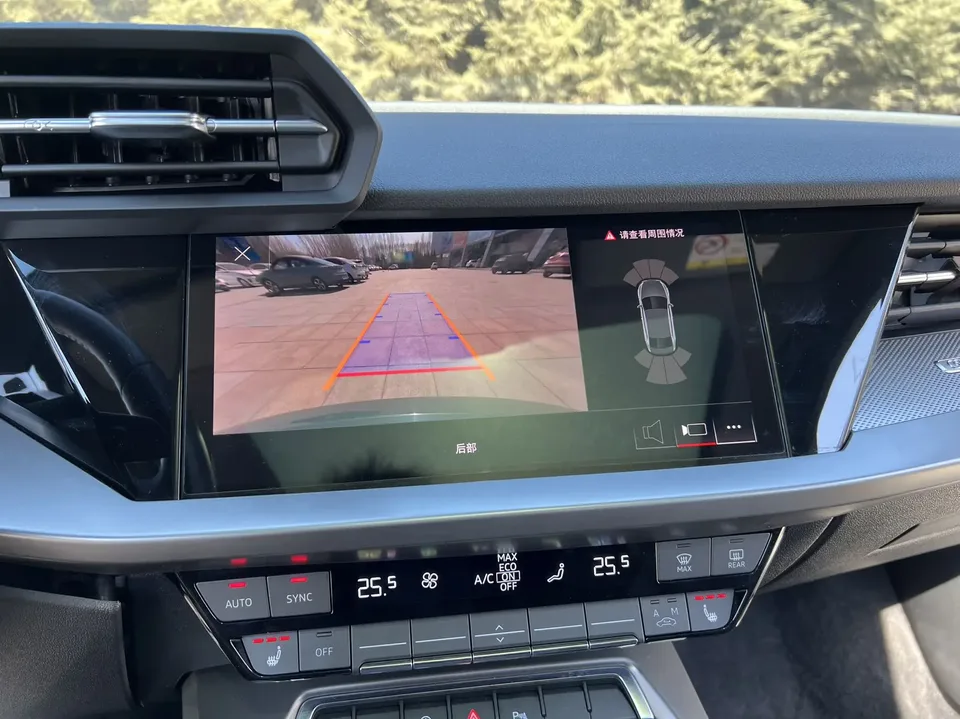 Audi A3 Audi A3 2023 A3L Limousine 35 TFSI facelift: stylish and sporty 2023 — миниатюра 3