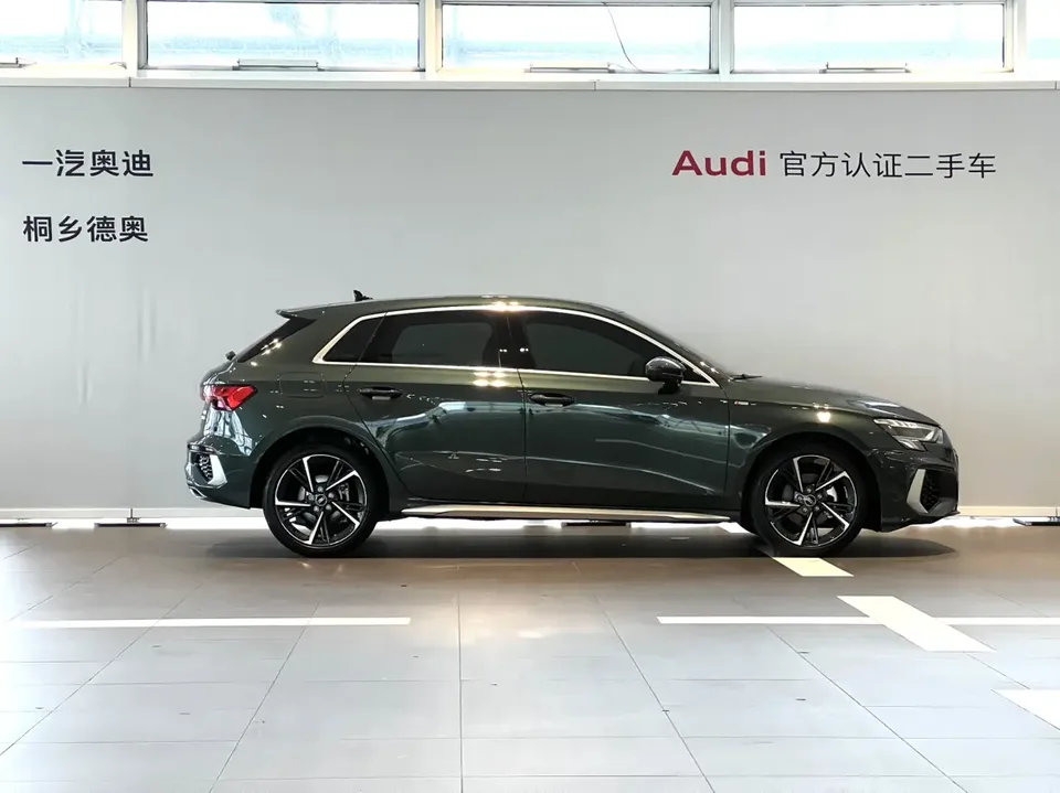 Audi A3 Audi A3 2024 Sportback 35 TFSI Enterprising and Elegant Model 2024 — миниатюра 2