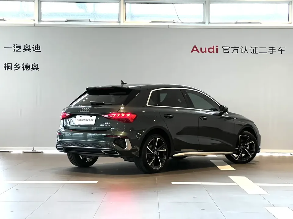 Audi A3 Audi A3 2024 Sportback 35 TFSI Enterprising and Elegant Model 2024 — миниатюра 4
