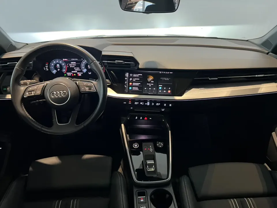 Audi A3 Audi A3 2024 Sportback 35 TFSI Enterprising and Elegant Model 2024 — миниатюра 5