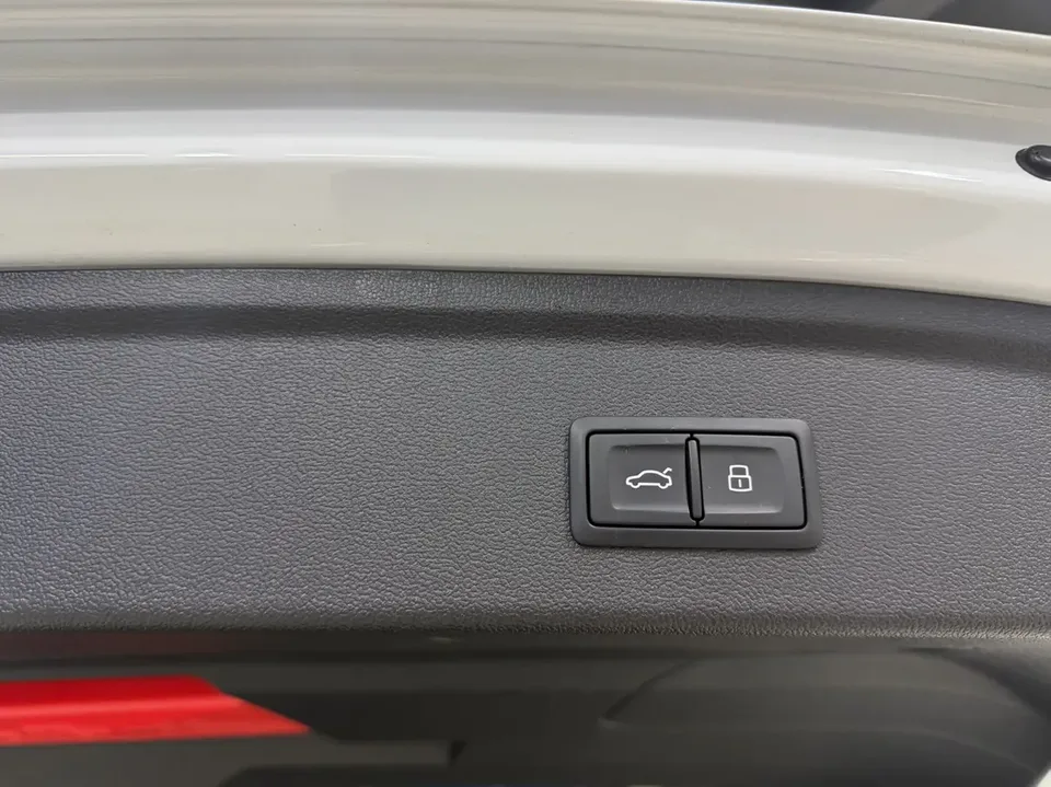 Audi A3 Sportback 35 TFSI stylish and sporty 2022 — миниатюра 4
