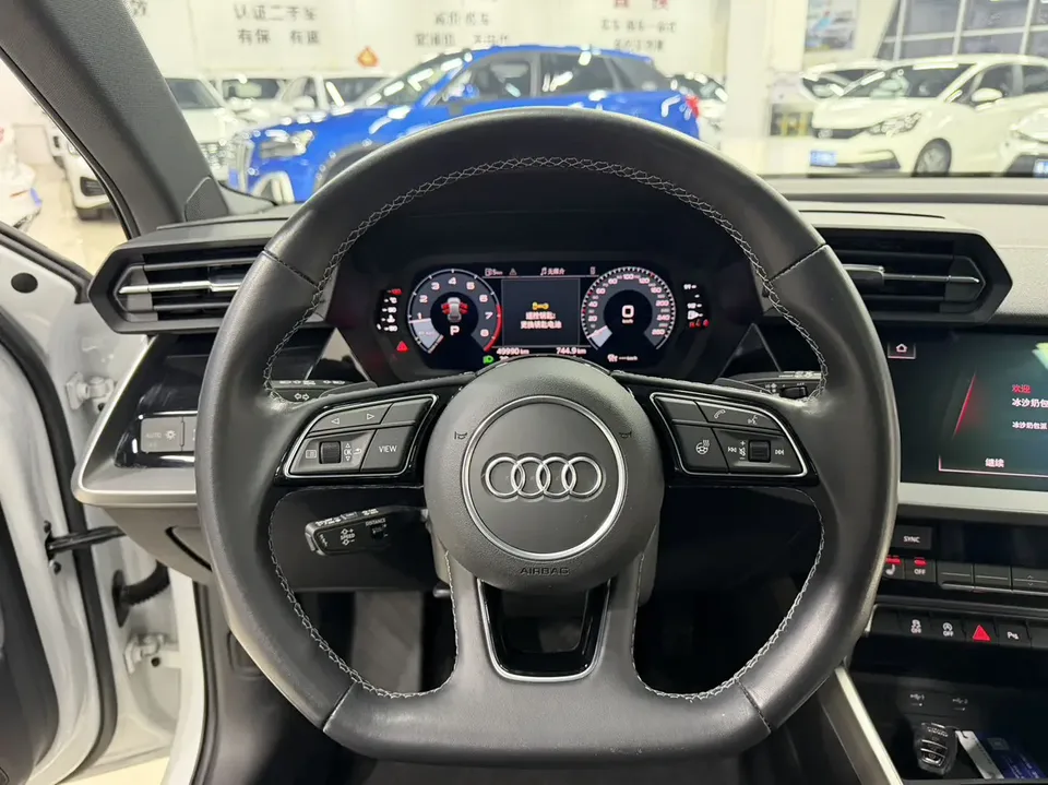 Audi A3 Sportback 35 TFSI stylish and sporty 2022 — миниатюра 5