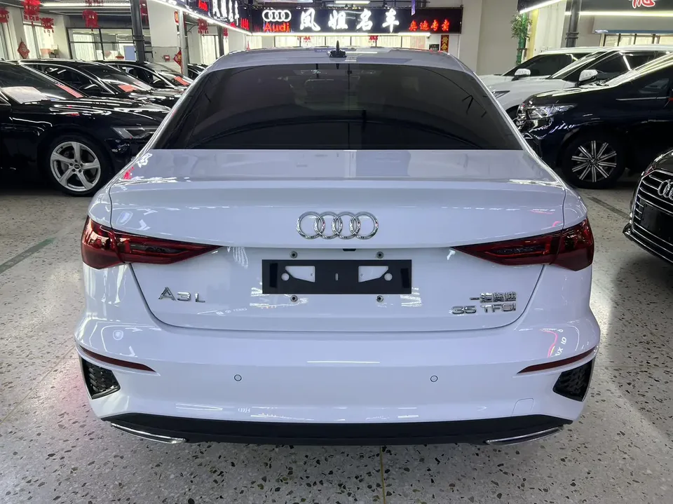 Audi A3 A3L Limousine 35 TFSI Fashion Sports 2022 — миниатюра 2