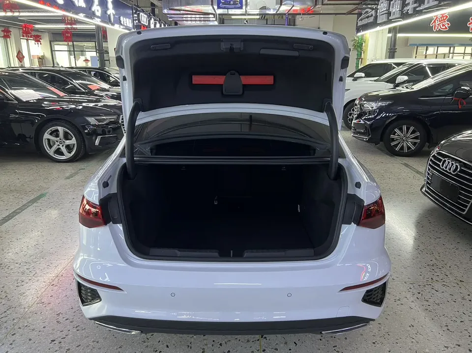 Audi A3 A3L Limousine 35 TFSI Fashion Sports 2022 — миниатюра 5