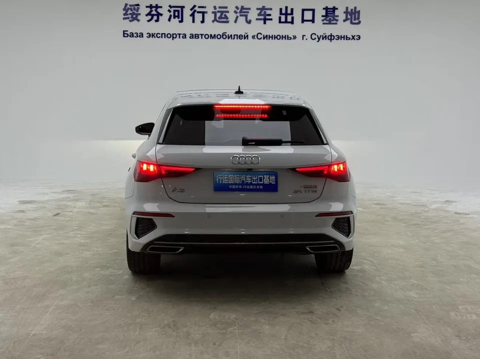 Audi A3 Sportback 35 TFSI stylish and sporty 2022 — миниатюра 2