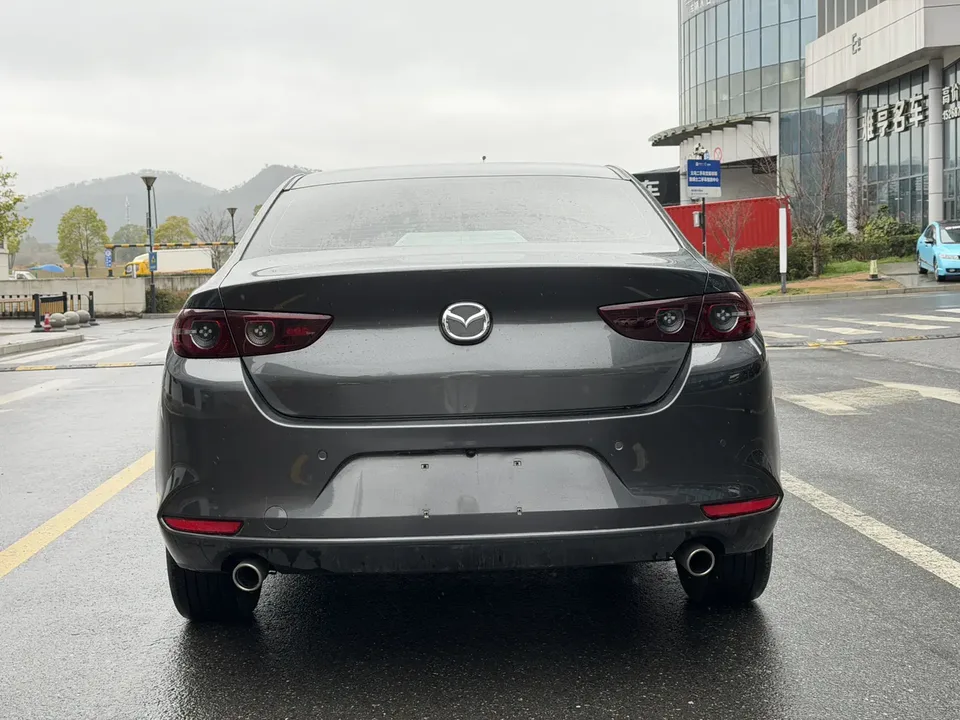 Mazda Axela 2.0L Automatic Elegant Edition 2024 — миниатюра 2