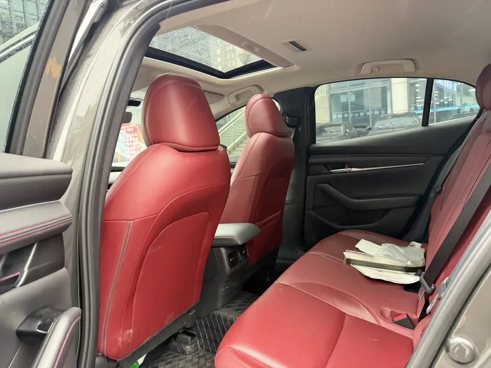 Mazda Axela 2.0L Automatic Elegant Edition 2024 — миниатюра 4