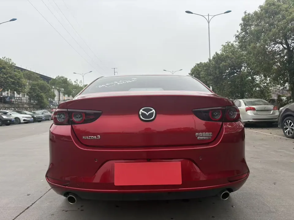 Mazda Axela 2.0L automatic quality version 2024 — миниатюра 2