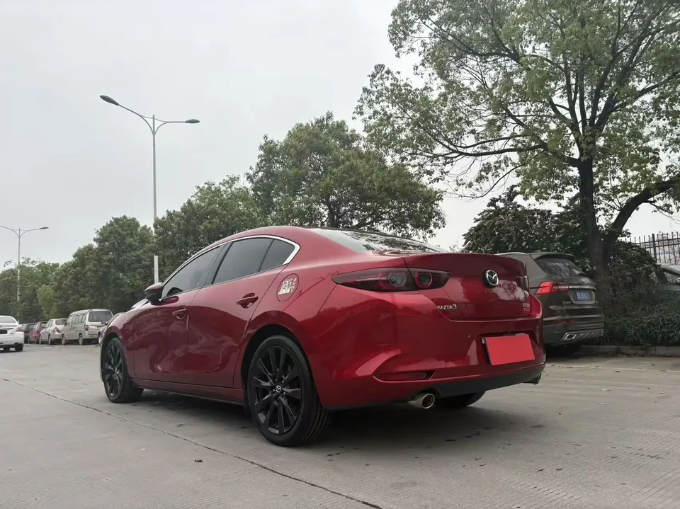 Mazda Axela 2.0L automatic quality version 2024 — миниатюра 4