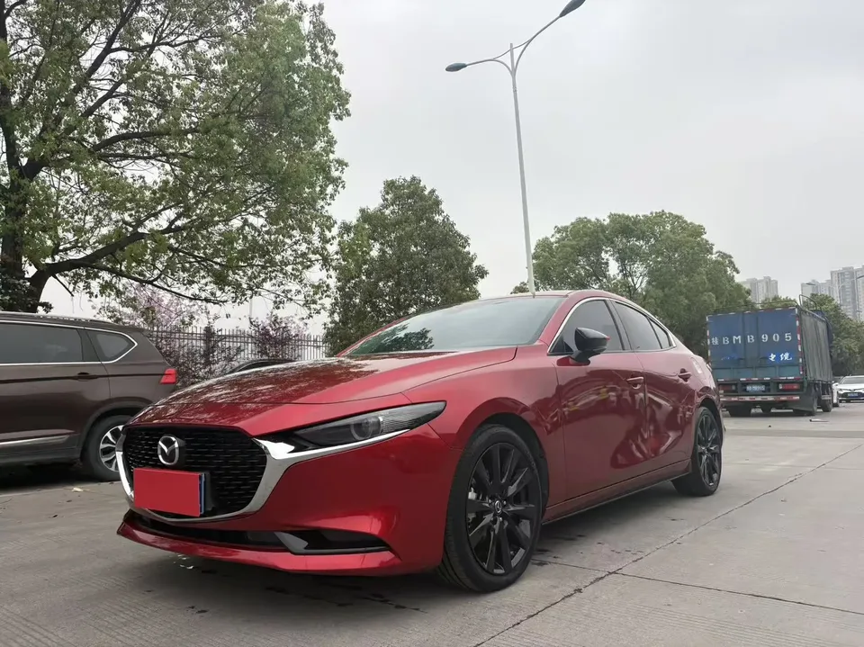Mazda Axela 2.0L automatic quality version 2024 — фото 1, купить с доставкой в Москву