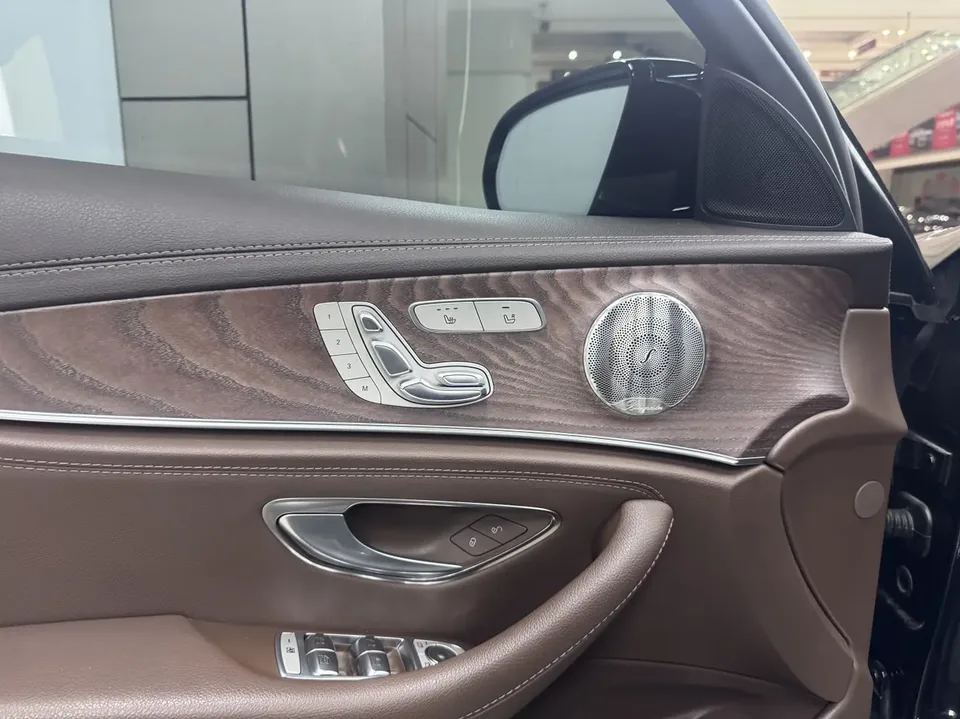 Mercedes-Benz E-Class E-Class 2022 Mercedes-Benz E-Class 2022 E 300 L Luxury Sedan 2022 — thumbnail 3