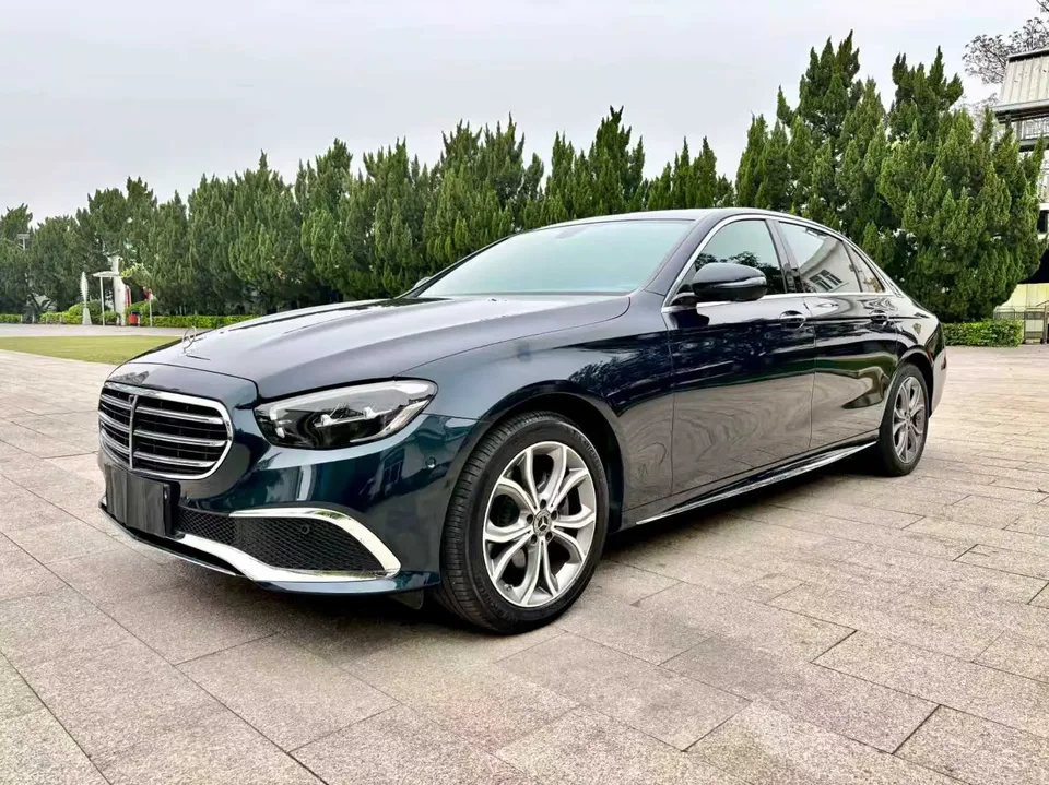 Mercedes-Benz E-Class E-Class 2023 Mercedes-Benz E-Class 2023 E 300 L luxury sports sedan 2023 — photo 1, buy with delivery to Moscow