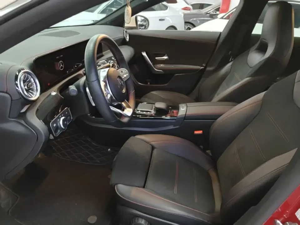 Mercedes-Benz CLA (Imported) Mercedes-Benz CLA 2022 CLA 200 four-door coupe 2022 — миниатюра 3
