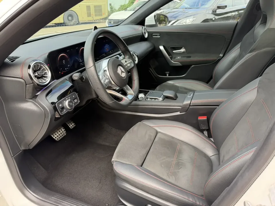 Mercedes-Benz CLA (Imported) Mercedes-Benz CLA 2022 CLA 200 four-door coupe 2022 — миниатюра 5