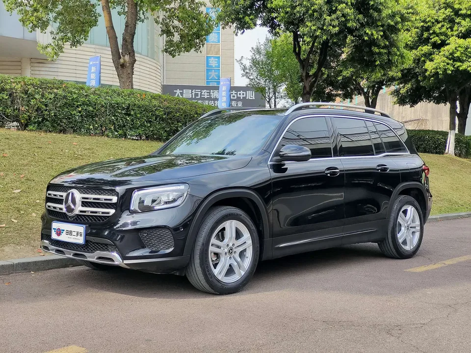 Mercedes-Benz GLB-Class 2023