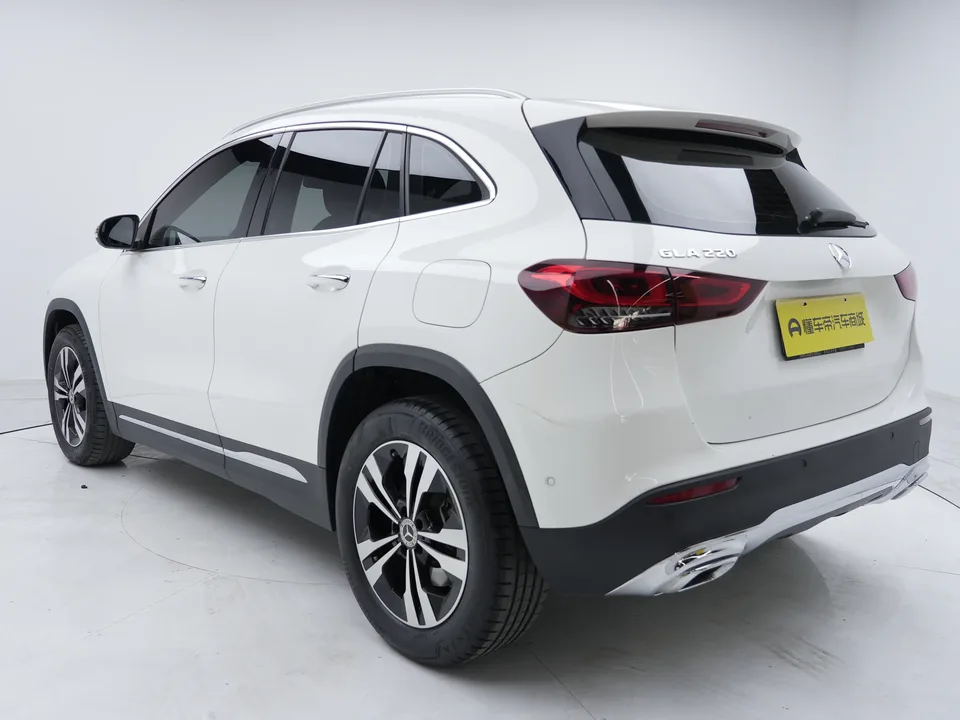 Mercedes-Benz GLA Mercedes-Benz GLA 2023 GLA 220 2023 — thumbnail 2