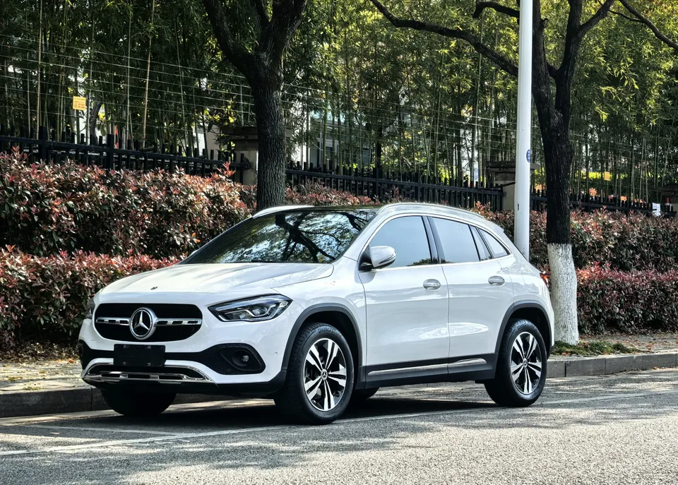 Mercedes-Benz GLA 2023