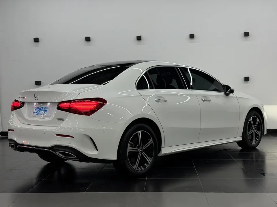 Mercedes-Benz Mercedes Benz A Class Mercedes-Benz A-Class 2023 A 200 L Sports Sedan Fashion Edition 2023 — миниатюра 2