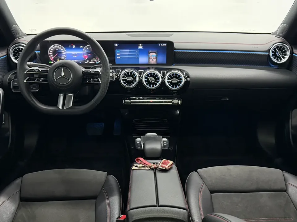 Mercedes-Benz Mercedes Benz A Class Mercedes-Benz A-Class 2023 A 200 L Sports Sedan Fashion Edition 2023 — миниатюра 5