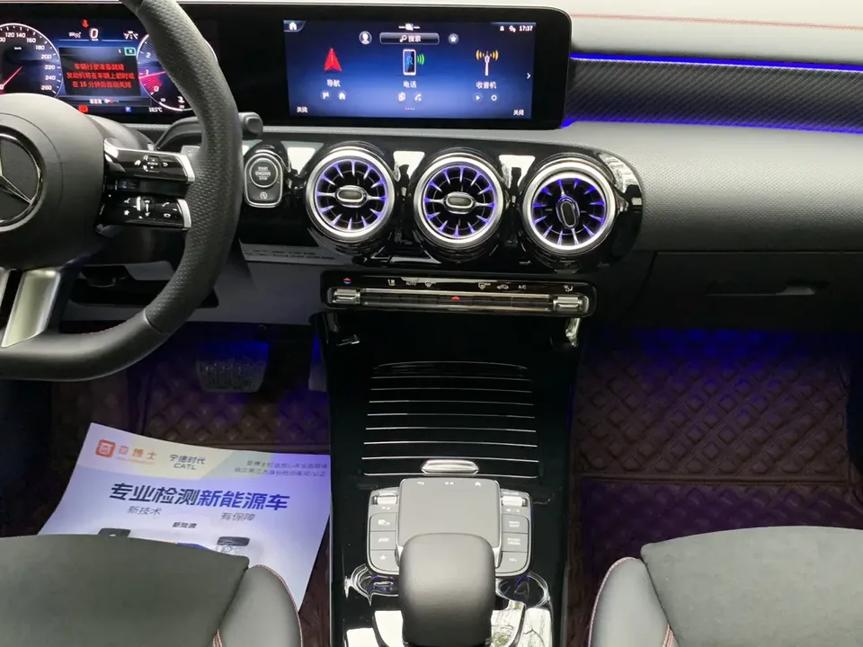Mercedes-Benz Mercedes Benz A Class Mercedes-Benz A-Class 2023 A 200 L Sports Sedan Fashion Edition 2023 — миниатюра 4