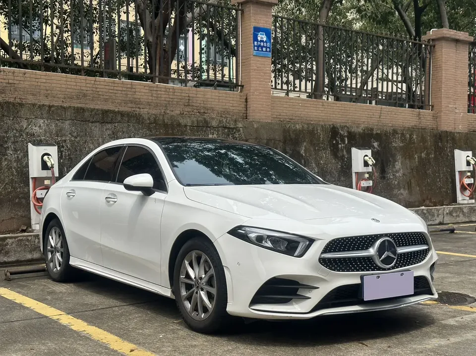 Mercedes-Benz Mercedes Benz A Class Mercedes-Benz A-Class 2022 A 200 L sports sedan dynamic version 2022 — миниатюра 3