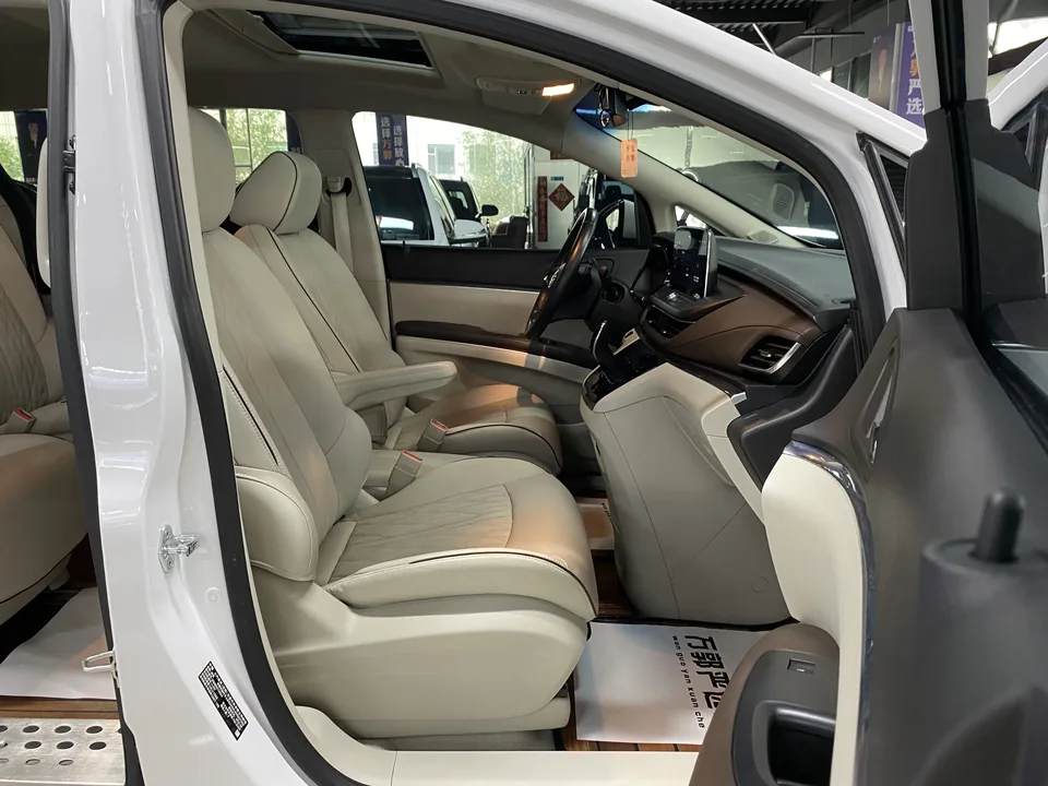 Buick GL8 GL8 2022 Buick GL8 2022 Land Business Class 652T Luxury Edition 2022 — thumbnail 5