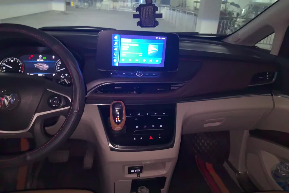 Buick GL8 GL8 2022 Buick GL8 2022 Land Business Class 652T Comfort Edition 2022 — thumbnail 4