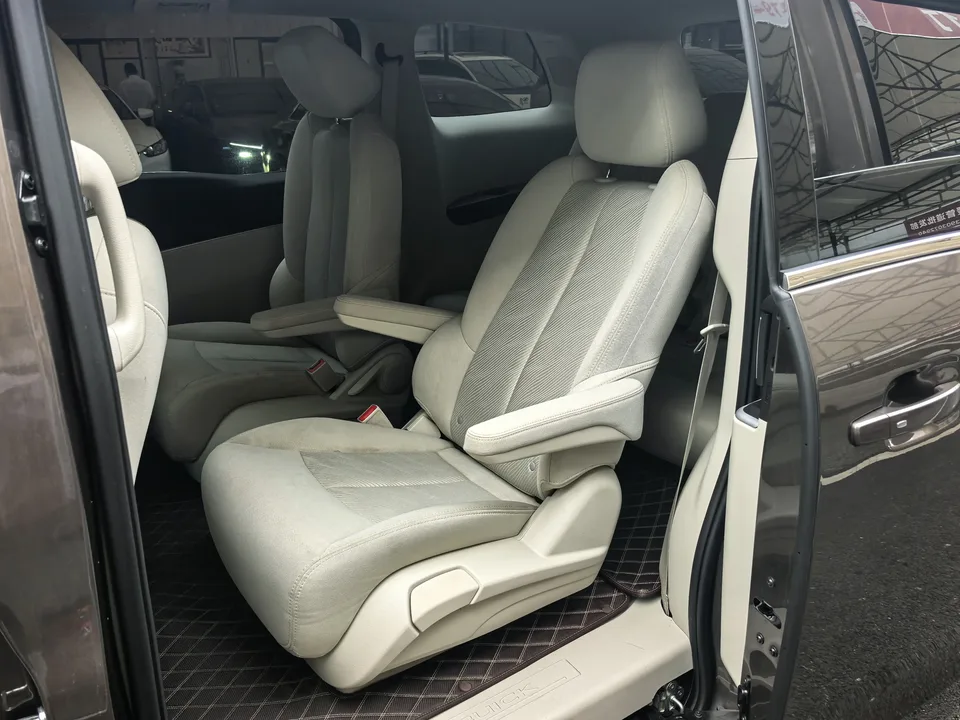 Buick GL8 facelift land business class 2.0T smart model 2024 — миниатюра 4