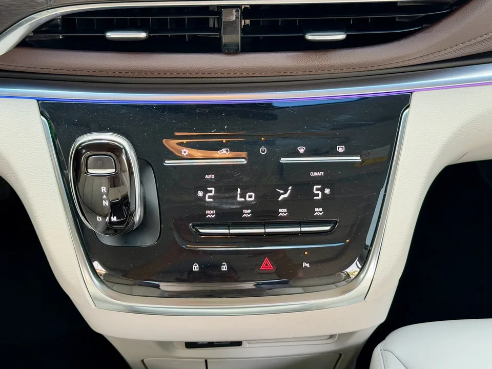 Buick GL8 Buick GL8 2022 Land Business Class 652T Comfort Edition 2022 — миниатюра 3