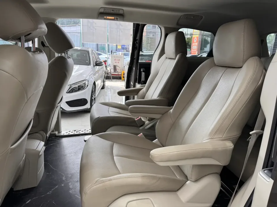 Buick GL8 Buick GL8 2023 Land Business Class 2.0T Comfort Edition 2023 — миниатюра 4